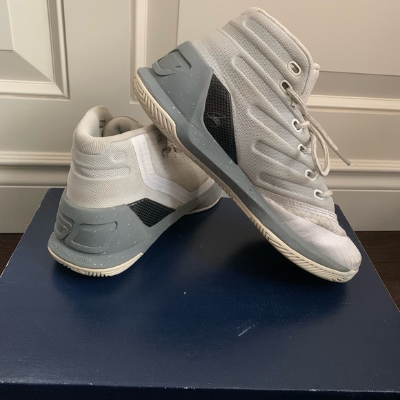 Youth Stephen Curry 3’s Basketball Shoes - Picture 1 of 7